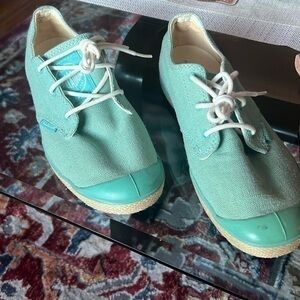 PALLADIUM SHOES size  6.5